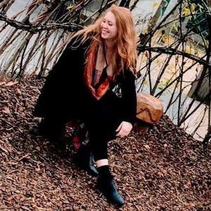 Meet your Posher, Leanna